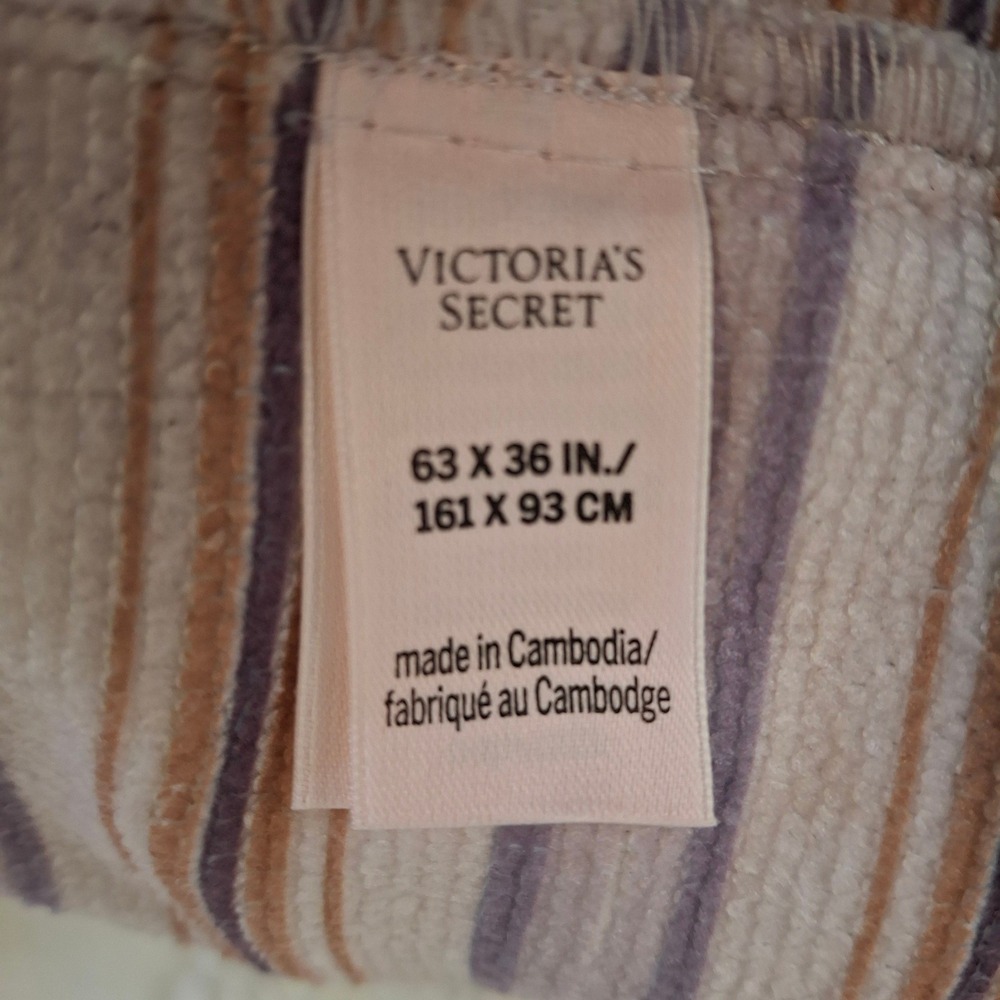 Victoria's Secret 2-in-1 Towel Backpack Purple Floral Striped Drom Resort NWT - Picture 7 of 13